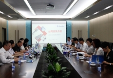 南山区人大常委会副主任邓志荣一行莅临人生就是搏科技调查领导